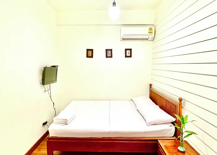 Les Fleurs Guest house 2*